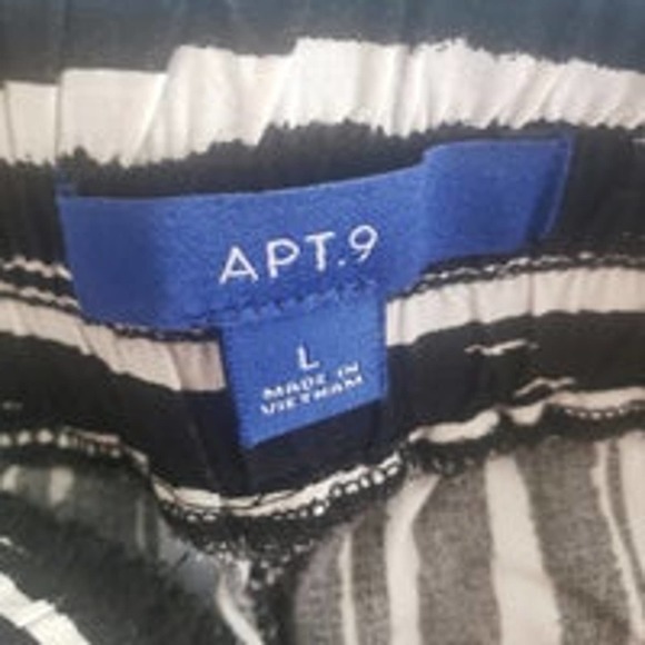 Apt 9 black and white striped shorts size L - Picture 2 of 3